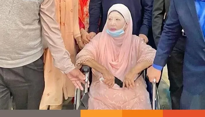 khaleda jia হুইল চেয়ার ছাড়াই হাঁটাহাঁটি করতে পারছেন খালেদা জিয়া