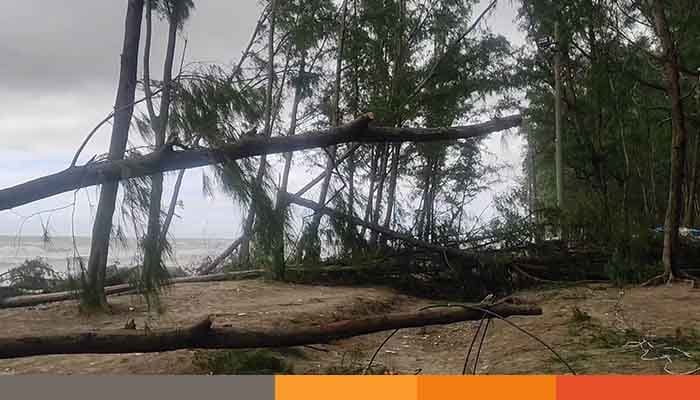 অতিরিক্ত ভাঙন, ঝুঁকিতে কক্সবাজারের শেখ কামাল স্টেডিয়াম