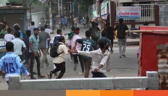 চট্টগ্রামে ছাত্রলীগের সঙ্গে আন্দোলনকারীদের সংঘর্ষে নিহত ২