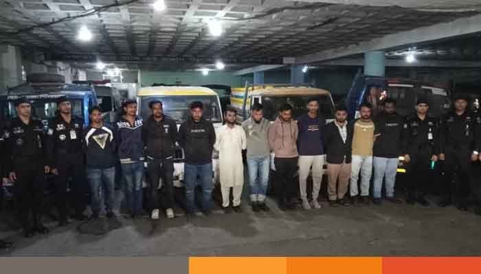 পুলিশ শূন্য রাজধানীতে ডাকাত আতঙ্ক