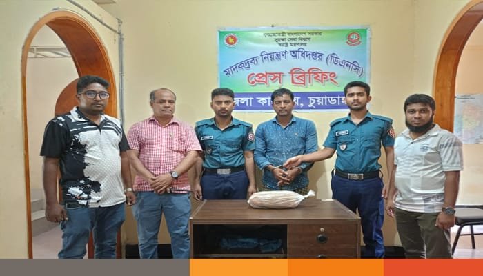 যৌথবাহিনীর অভিযানে মাদকসহ ব্যবসায়ী আটক