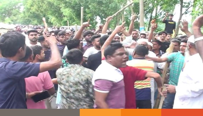 নাটোরে মসজিদ দখল নিয়ে সংঘর্ষ, আহত ৩০