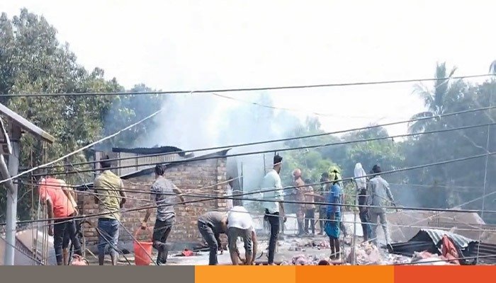 টাঙ্গাইলে তুলার গোডাউনে আগুন