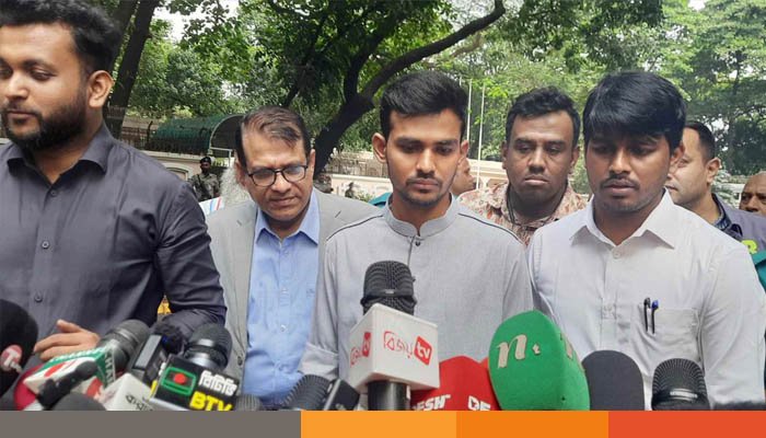 নারী ফুটবলারদের সমস্যার বিষয়ে আলোচনা হয়েছে: ক্রীড়া উপদেষ্টা