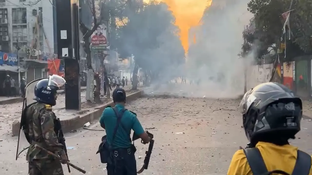 সায়েন্সল্যাবে ঢাকা কলেজ- সিটি কলেজ শিক্ষার্থীদের সংঘর্ষ