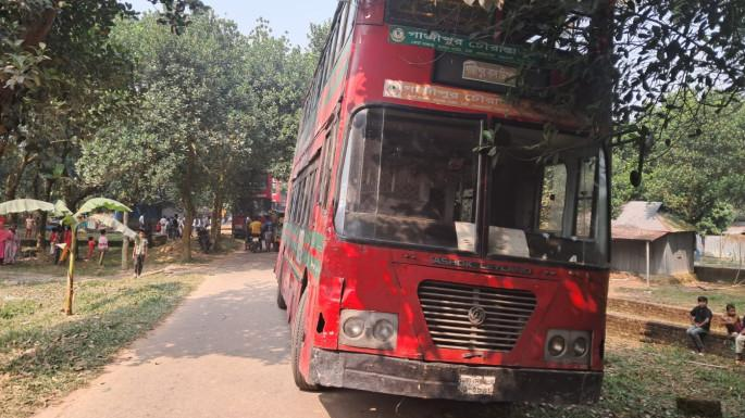 পিকনিক বাসে বিদ্যুৎস্পৃষ্টে তিন ছাত্রের মৃত্যু: পল্লী বিদ্যুতের ৭ জন বরখাস্ত