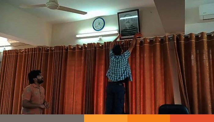 জাবিতে প্রশাসনিক ভবন থেকে মুজিবের ছবি অপসারণ 