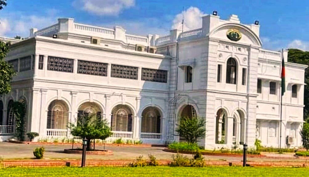 OldJusticePalace প্রধান বিচারপতির বাসভবনকে পুরাকীর্তি ঘোষণায় সাব কমিটি গঠনের সিদ্ধান্ত