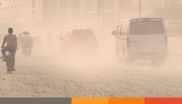 বিশ্বে দূষিত বাতাসের শহরের তালিকায় আজও শীর্ষে ঢাকা