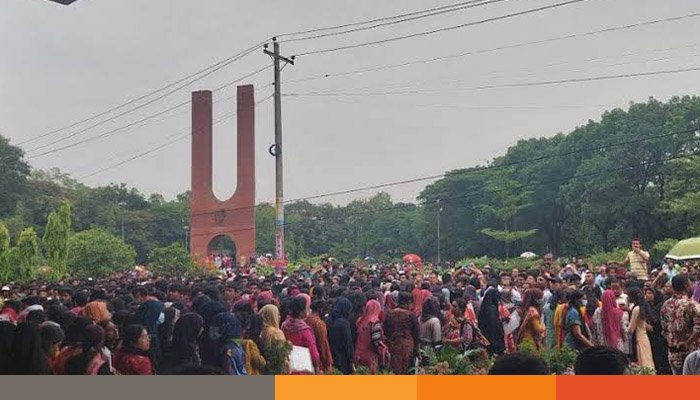 পরীক্ষার মান উন্নয়ন নিয়ে বঞ্চিত জাবি শিক্ষার্থীরা 