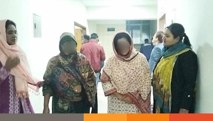 কুষ্টিয়ায় দায়িত্বরত ট্রাফিক পুলিশকে ২ নারীর মারধর