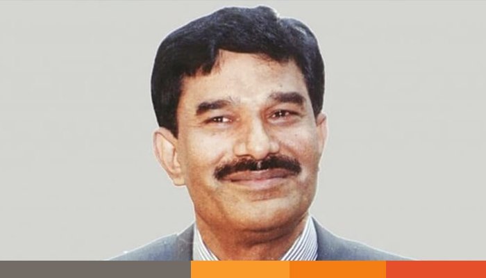 বিএনপি নেতা আবুল হারিছ চৌধুরীর পরিচয় নির্ধারণে কবর থেকে তুলে করা ডিএনএ টেস্ট তার পরিবারের সাথে মিলেছে। এখন পরিবারে পছন্দমতো কবরস্থানে হারিছ চৌধুরীর মরদেহ দাফন করা যাবে। এ বিষয়ে প্রতিবেদন দাখিলের পর বুধবার (৪ ডিসেম্বর) হাইকোর্ট এক দ্বৈত বেঞ্চ এ আদেশ দেন। আদালতে আবেদনের পক্ষে শুনানীতে ছিলেন ব্যারিস্টার মাহদীন চৌধুরী। এর আগে ৫ সেপ্টেম্বর তার মেয়ে ব্যারিস্টার সামিরা তানজিনের করা এক রিট আবেদনের শুনানি নিয়ে হাইকোর্ট বেঞ্চ আবুল হারিছ চৌধুরীর পরিচয় নির্ধারণে কবর থেকে তুলে করা ডিএনএ টেস্ট করার নির্দেশ দেন। ২০২১ সালে গণমাধ্যমের খবরে বলা হয়, ওই বছরের ৪ সেপ্টেম্বর সাবেক প্রধানমন্ত্রী খালেদা জিয়ার রাজনৈতিক সচিব ও বিএনপির সাবেক নেতা আবুল হারিছ চৌধুরী ‘মাহমুদুর রহমান’ পরিচয়ে ঢাকার সাভারের জালালাবাদ এলাকায় একটি মাদ্রাসার কবরস্থানে দাফন করা হয়। হারিছ চৌধুরীর মেয়ে বলেন, সদ্য বিদায়ী স্বৈরাচারী সরকার ওদের গোয়েন্দা বিভাগ একটা নাটক রচনা করে বাবার মৃত্যুকে প্রশ্নবিদ্ধ করেছে। মিডিয়া একটার পর একটা রিপোর্ট করেছে হারিছ চৌধুরীর মৃত্যু নিয়ে ধোয়াশা কাটছে না। এটা নিয়ে যেন কখনো প্রশ্ন না উঠে সেটা ডিটারমিন করার জন্য এ রিট করেছি। আমার বাবার মৃত্যু নিয়ে সন্দেহ থাকবে সন্তান হিসেবে এটা খুব মর্মান্তিক, কষ্টদায়ক। এটা শেষ করতে আদালতের দ্বারস্থ হয়েছি। আদালত নিরাশ করেননি। রুলে সাভারের জামিয়া খাতামুন নাবিয়্যিন মাদ্রাসার কবরস্থানে মাহমুদুর রহমান নামে কবর দেওয়া আবুল হারিছ চৌধুরীর পরিচয় নির্ধারণে কবর থেকে তুলে ডিএনএ টেস্ট করতে কেন নির্দেশ দেওয়া হবে না এবং ডিএনএ টেস্টের রিপোর্ট পজিটিভ আসার পর আবুল হারিছ চৌধুরীর নামে ডেথ সার্টিফিকেট ইস্যু করা হবে না ও তার নামে থাকা ইন্টারপোল রেড নোটিশ কেন প্রত্যাহার করা হবেনা, তার শেষ ইচ্ছা অনুযায়ী নিজ জেলায় বীর মুক্তিযোদ্ধার যথাযথ সম্মান দিয়ে কেন কবরস্থ করা হবে না এই মর্মে রুল জারি করা হয়েছে। রুলে স্বরাষ্ট্র সচিব, স্থানীয় সরকার সচিব, রেজিস্ট্রার জেনারেল( জন্ম ও মৃত্যু), সিআইডির পরিচালক, ঢাকা জেলার পুলিশ সুপার ও সাভার মডেল থানার ওসিকে জবাব দিতে বলা হয়েছে। বিএনপি নেতা আবুল হারিছ চৌধুরীর পরিচয় নির্ধারণে কবর থেকে তুলে করা ডিএনএ টেস্ট তার পরিবারের সাথে মিলেছে। এখন পরিবারে পছন্দমতো কবরস্থানে হারিছ চৌধুরীর মরদেহ দাফন করা যাবে। এ বিষয়ে প্রতিবেদন দাখিলের পর বুধবার (৪ ডিসেম্বর) হাইকোর্ট এক দ্বৈত বেঞ্চ এ আদেশ দেন। আদালতে আবেদনের পক্ষে শুনানীতে ছিলেন ব্যারিস্টার মাহদীন চৌধুরী। এর আগে ৫ সেপ্টেম্বর তার মেয়ে ব্যারিস্টার সামিরা তানজিনের করা এক রিট আবেদনের শুনানি নিয়ে হাইকোর্ট বেঞ্চ আবুল হারিছ চৌধুরীর পরিচয় নির্ধারণে কবর থেকে তুলে করা ডিএনএ টেস্ট করার নির্দেশ দেন। ২০২১ সালে গণমাধ্যমের খবরে বলা হয়, ওই বছরের ৪ সেপ্টেম্বর সাবেক প্রধানমন্ত্রী খালেদা জিয়ার রাজনৈতিক সচিব ও বিএনপির সাবেক নেতা আবুল হারিছ চৌধুরী ‘মাহমুদুর রহমান’ পরিচয়ে ঢাকার সাভারের জালালাবাদ এলাকায় একটি মাদ্রাসার কবরস্থানে দাফন করা হয়। হারিছ চৌধুরীর মেয়ে বলেন, সদ্য বিদায়ী স্বৈরাচারী সরকার ওদের গোয়েন্দা বিভাগ একটা নাটক রচনা করে বাবার মৃত্যুকে প্রশ্নবিদ্ধ করেছে। মিডিয়া একটার পর একটা রিপোর্ট করেছে হারিছ চৌধুরীর মৃত্যু নিয়ে ধোয়াশা কাটছে না। এটা নিয়ে যেন কখনো প্রশ্ন না উঠে সেটা ডিটারমিন করার জন্য এ রিট করেছি। আমার বাবার মৃত্যু নিয়ে সন্দেহ থাকবে সন্তান হিসেবে এটা খুব মর্মান্তিক, কষ্টদায়ক। এটা শেষ করতে আদালতের দ্বারস্থ হয়েছি। আদালত নিরাশ করেননি। রুলে সাভারের জামিয়া খাতামুন নাবিয়্যিন মাদ্রাসার কবরস্থানে মাহমুদুর রহমান নামে কবর দেওয়া আবুল হারিছ চৌধুরীর পরিচয় নির্ধারণে কবর থেকে তুলে ডিএনএ টেস্ট করতে কেন নির্দেশ দেওয়া হবে না এবং ডিএনএ টেস্টের রিপোর্ট পজিটিভ আসার পর আবুল হারিছ চৌধুরীর নামে ডেথ সার্টিফিকেট ইস্যু করা হবে না ও তার নামে থাকা ইন্টারপোল রেড নোটিশ কেন প্রত্যাহার করা হবেনা, তার শেষ ইচ্ছা অনুযায়ী নিজ জেলায় বীর মুক্তিযোদ্ধার যথাযথ সম্মান দিয়ে কেন কবরস্থ করা হবে না এই মর্মে রুল জারি করা হয়েছে। রুলে স্বরাষ্ট্র সচিব, স্থানীয় সরকার সচিব, রেজিস্ট্রার জেনারেল( জন্ম ও মৃত্যু), সিআইডির পরিচালক, ঢাকা জেলার পুলিশ সুপার ও সাভার মডেল থানার ওসিকে জবাব দিতে বলা হয়েছে।