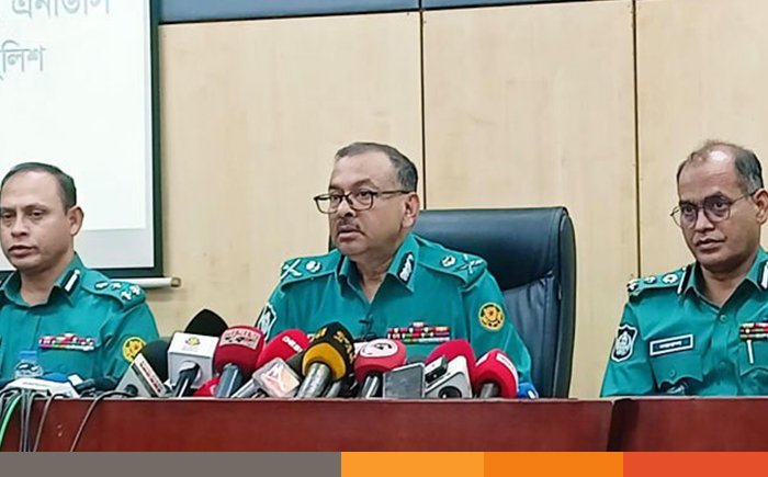 ১৫ বছরে রাজনৈতিক পরিচয়ে পুলিশে ৮০-৯০ হাজার নিয়োগ পেয়েছে