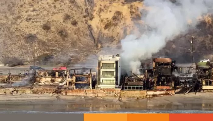 লস অ্যাঞ্জেলেসের দাবানলে অলৌকিকভাবে দাঁড়িয়ে ডেভিডের বাড়ি