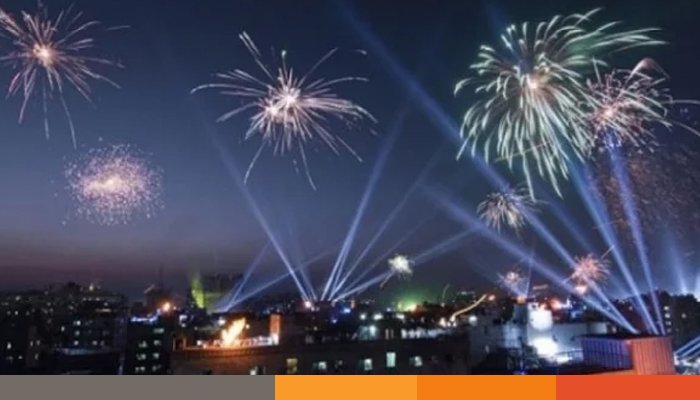 নিষেধাজ্ঞার পরও আতশবাজি-পটকায় নতুন বছর উদযাপন