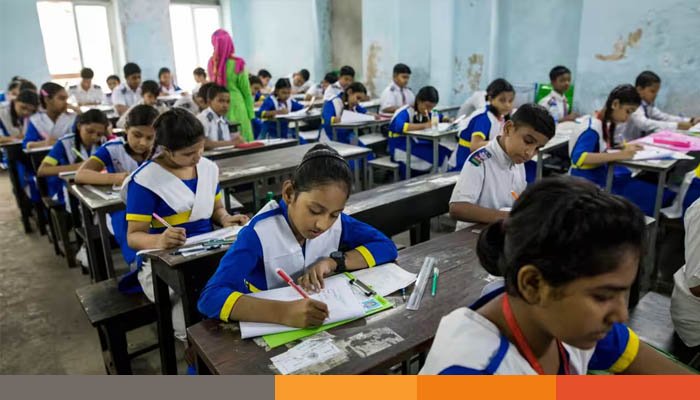 ‘একশ বছর পিছিয়ে আছে দেশের শিক্ষাব্যবস্থা’