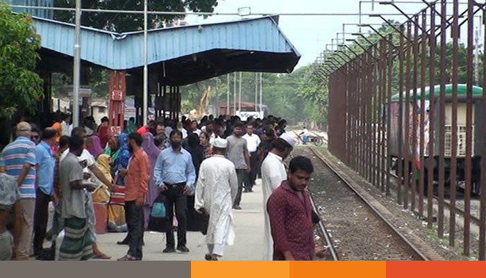 অরক্ষিত রেলক্রসিংয়ে, ফরিদপুরে প্রতিনিয়তই মৃত্যুঝুঁকি