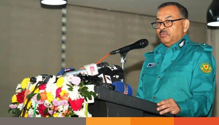 রাজপথ বন্ধ করে দাবি আদায়ের চর্চা বন্ধ করতে হবে: ডিএমপি কমিশনার