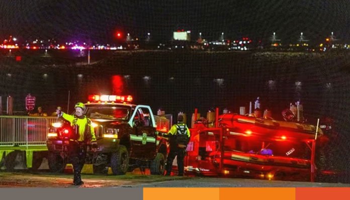 যুক্তরাষ্ট্রে হেলিকপ্টারের সঙ্গে বিমানের সংঘর্ষ, ১৮ মরদেহ উদ্ধার