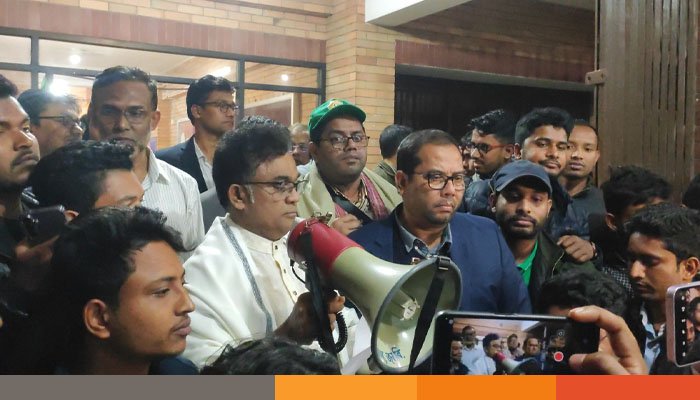 মঙ্গলবার (৪ ফেব্রুয়ারি) রাত সোয়া ১২টায় এক জরুরি সভা শেষে, বিশ্ববিদ্যালয়ের উপাচার্য অধ্যাপক ড. মোহাম্মদ কামরুল আহসান পোষ্য কোটা বাতিলের ঘোষণা দেন। তবে বিশ্ববিদ্যালয়ে কর্মরত শিক্ষক-কর্মকর্তাসহ কর্মচারীদের প্রাতিষ্ঠানিক সুবিধার জন্য একটি কমিটি গঠনের কথাও জানান তিনি।