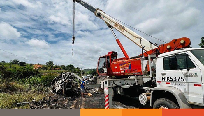 ব্রাজিলে বাস-ট্রাক সংঘর্ষে ১২ বিশ্ববিদ্যালয় শিক্ষার্থী নিহত