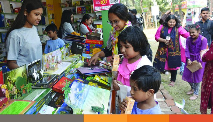 বইমেলার শিশুপ্রহর যেন খুদে পাঠকদের মিলনমেলা