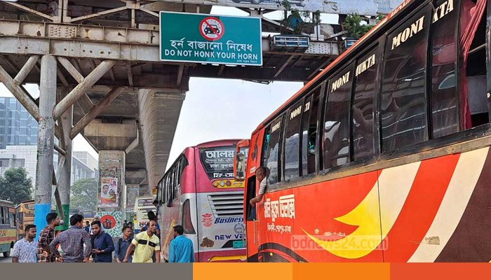 ‘নীরব এলাকা’ বিমানবন্দরে সরবেই বাজছে হর্ন ‘নীরব এলাকা’ বিমানবন্দরে সরবেই বাজছে হর্ন
