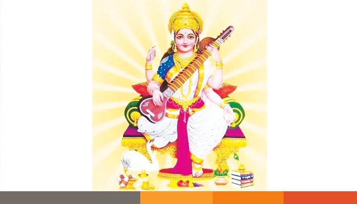 সরস্বতী পূজা: দেবীর চরণে পুষ্পার্ঘ্য অর্পণ করেছেন ভক্তরা