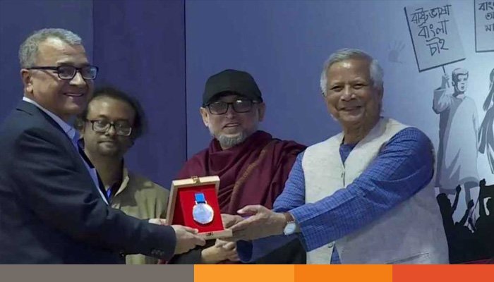 জুলাইয়ের চেতনায় নতুনরূপে এবারের বইমেলা: প্রধান উপদেষ্টা