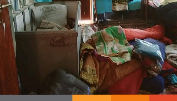 কালীগঞ্জে দিনে-দুপুরে প্রবাসীর বাড়িতে চুরি