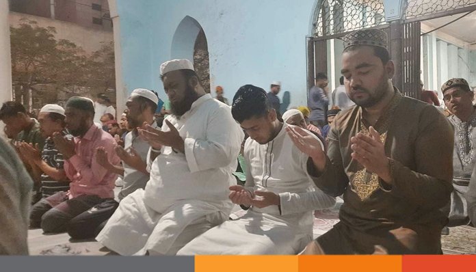 মসজিদে ভিড়, ক্ষমা প্রার্থনা মুসল্লিদের মসজিদে ভিড়, ক্ষমা প্রার্থনা মুসল্লিদের