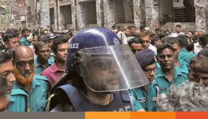 সাবেক মেয়র আতিকসহ ৬ জনকে ১৭ ফেব্রুয়ারি ট্রাইব্যুনালে হাজির করার নির্দেশ