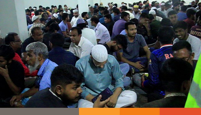 এক ছাদের নিচে প্রতিদিন ৭০০ রোজাদার মুসল্লির বিনামুল্যে ইফতার 