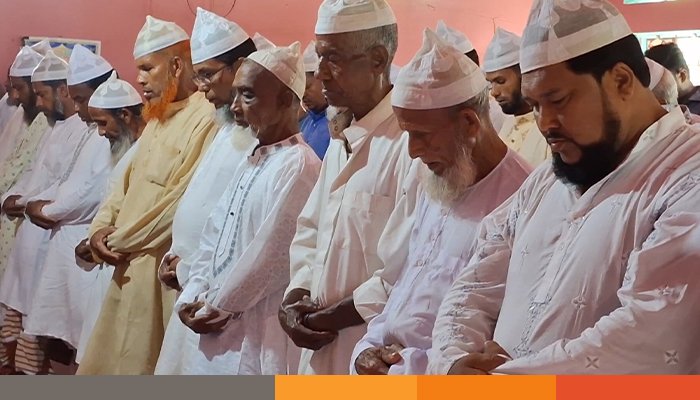 বরগুনার ১৬ গ্রামে উদযাপিত হচ্ছে পবিত্র ঈদ-উল-ফিতর বরগুনার ১৬ গ্রামে উদযাপিত হচ্ছে পবিত্র ঈদ-উল-ফিতর