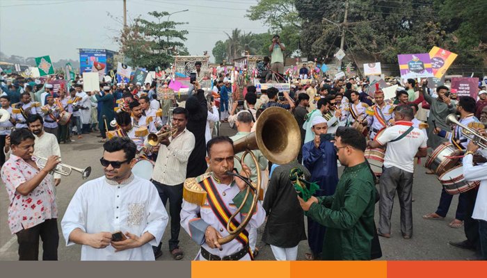 রাজধানীতে ঈদ আনন্দ মিছিল