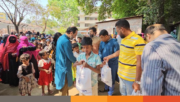 সেবামূলক সংগঠন 'হৃদয়ে বাংলাদেশ' এর ঈদ সামগ্রী বিতরণ সেবামূলক সংগঠন 'হৃদয়ে বাংলাদেশ' এর ঈদ সামগ্রী বিতরণ