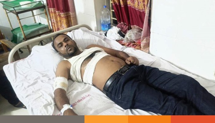 নেত্রকোনায় সেচ্ছাসেবক দলের যুগ্ম-আহবায়ককে প্রকাশ্যে ছুরিকাঘাত