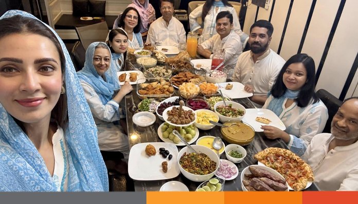 এবারও প্রিয়জনদের নিয়ে ইফতার করলেন মিম