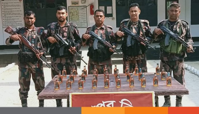 ঝিনাইদহ সীমান্তে ২৭ বাংলাদেশি আটক, কোকেন-মদ উদ্ধার