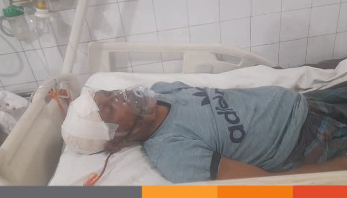 নোয়াখালীতে করেজ ছাত্রীকে ইভটিজিংয়ের প্রতিবাদ করায় বাবাকে কুপিয়ে জখম