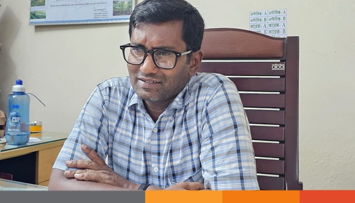 প্রতি বস্তায় কৃষকের কাছ থেকে ১০ কেজি আলু বেশি নেন বিএডিসি কর্মকর্তা