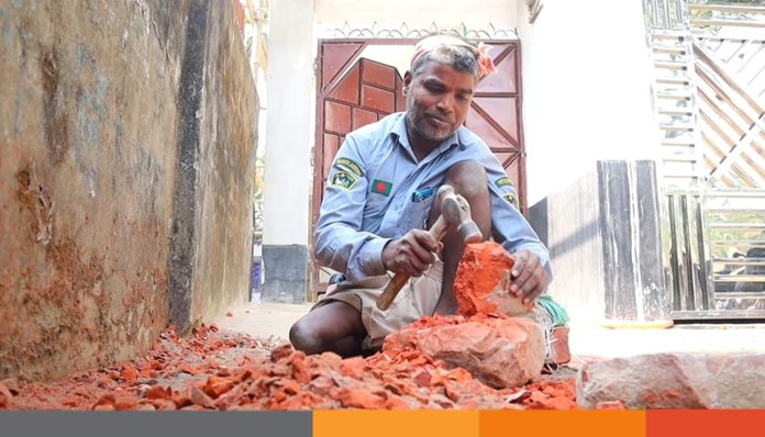 বিয়ারিং গাড়ি নিয়েই কাশেমের জীবন সংগ্রাম