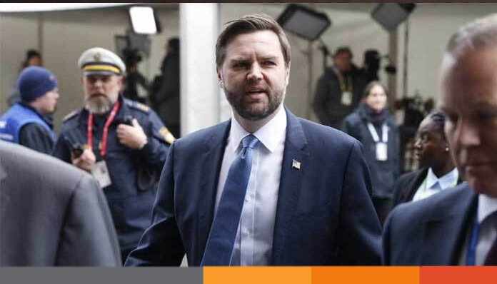 সপরিবারে ‘অজ্ঞাত স্থানে’ সরিয়ে নেওয়া হলো মার্কিন ভাইস প্রেসিডেন্টকে সপরিবারে ‘অজ্ঞাত স্থানে’ সরিয়ে নেওয়া হলো মার্কিন ভাইস প্রেসিডেন্টকে