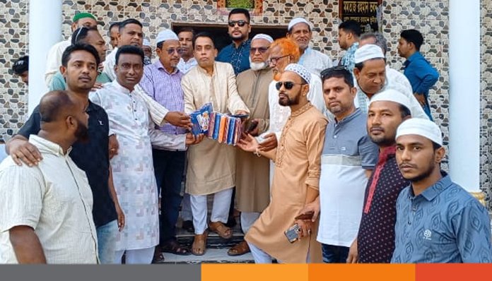 ৪ হাজার মানুষকে ঈদ উপহার দিলেনবিএনপি নেতা কবীর আহমেদ ভূঁইয়া ৪ হাজার মানুষকে ঈদ উপহার দিলেনবিএনপি নেতা কবীর আহমেদ ভূঁইয়া