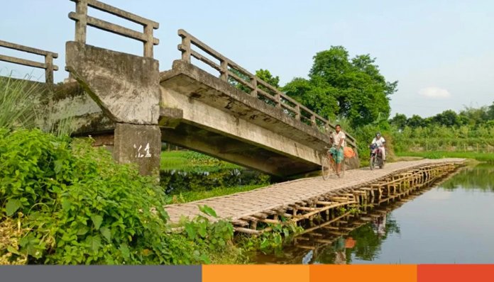 ৮ বছর ধরে ঝুলছে সেতু, ঝুলে আছে মানুষের ভাগ্য