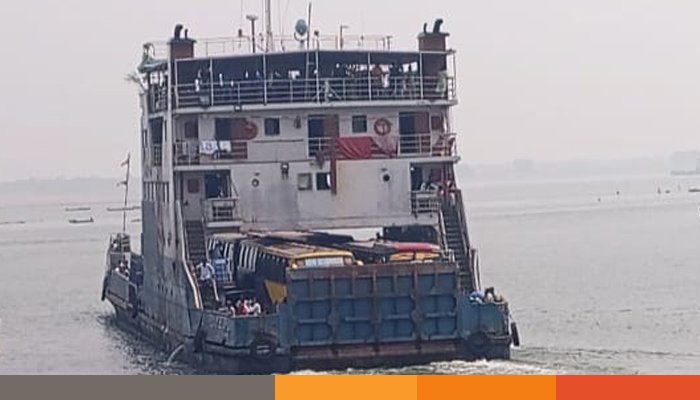 ঘন কুয়াশায় দৌলতদিয়া-পাঁটুরিয়া নৌরুটে ১ ঘন্টা ফেরী চলাচল বন্ধ,পরে স্বাভাবিক ঘন কুয়াশায় দৌলতদিয়া-পাঁটুরিয়া নৌরুটে ১ ঘন্টা ফেরী চলাচল বন্ধ,পরে স্বাভাবিক