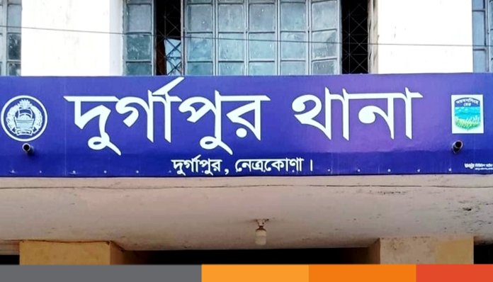 গাছের ঢালে ঝুলে ছিল মানসিক বিকারগ্রস্থ যুবকের মৃতদেহ গাছের ঢালে ঝুলে ছিল মানসিক বিকারগ্রস্থ যুবকের মৃতদেহ