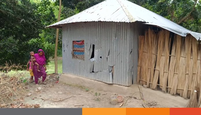 ঝিনাইদহে আধিপত্য বিস্তার নিয়ে দ্বন্দ্বের জেরে প্রতিপক্ষের বাড়িঘরে হামলা-ভাঙচুর, আহত ৫