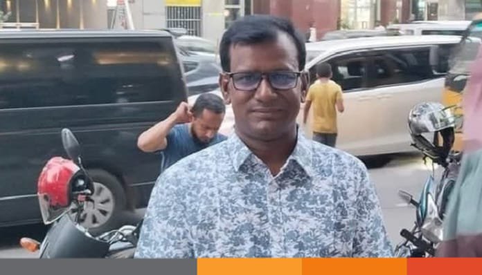 ঠাকুরগাঁওয়ে ইউপি চেয়ারম্যানকে গ্রেপ্তার করায় থানা ঘেরাও