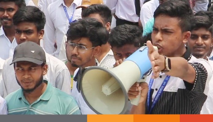 দাবি পূরন করেই ছাত্ররা ক্লাসরুমে ফিরবে
